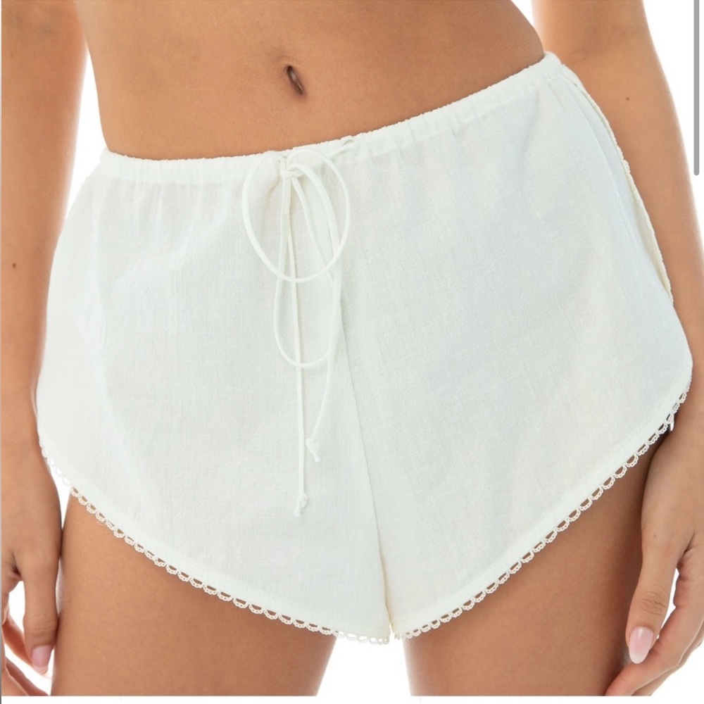 Are You Am I Taali Shorts!